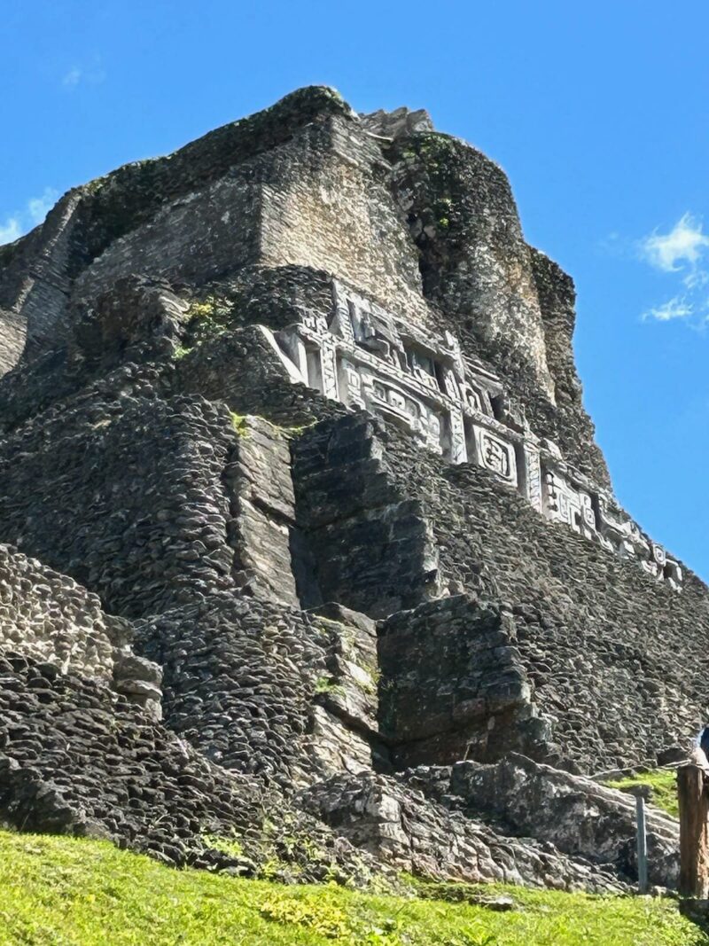 Belize budget travel 2025